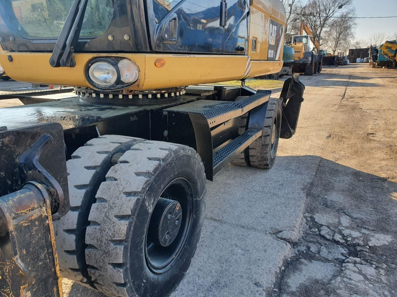 Mesin pengisi Caterpillar 318 D MH: gambar 17