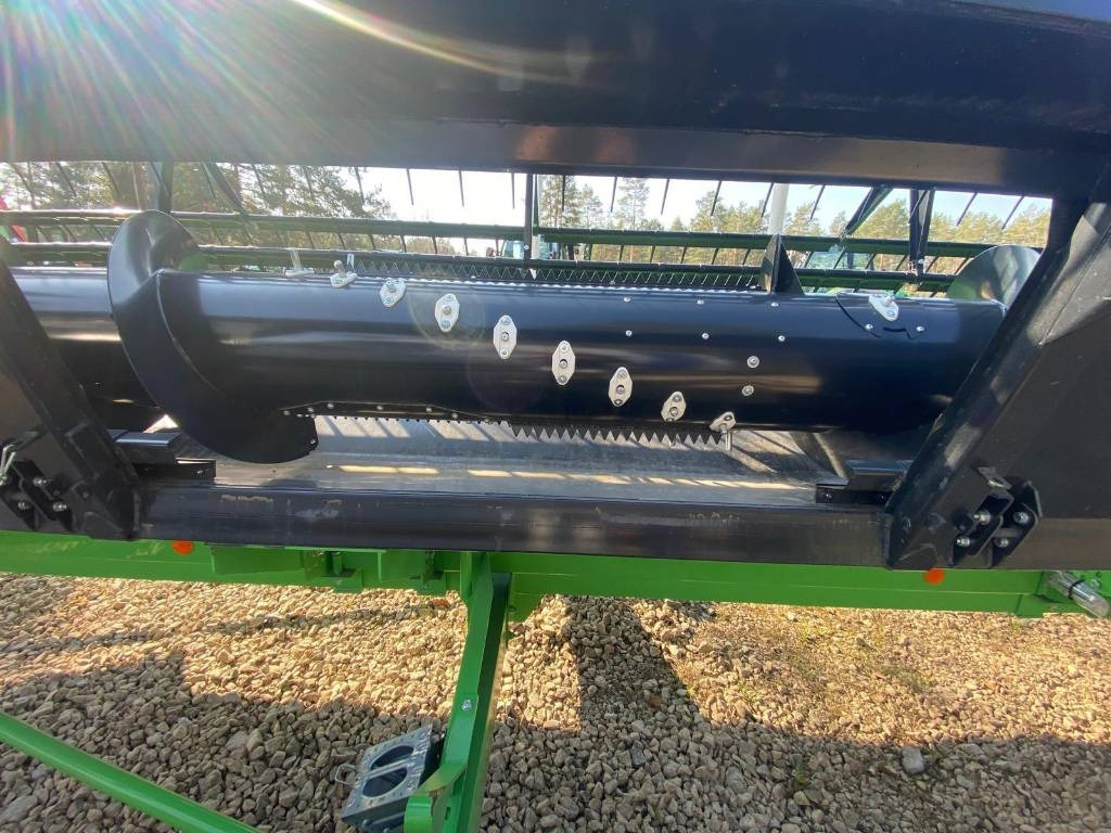 Pemanen gabungan Deutz-fahr Deutz-Fahr 6305 TS: gambar 10 Pemanen gabungan Deutz-fahr Deutz-Fahr 6305 TS: gambar 10