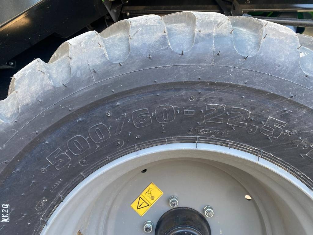 Pemanen gabungan Deutz-fahr Deutz-Fahr 6305 TS: gambar 25 Pemanen gabungan Deutz-fahr Deutz-Fahr 6305 TS: gambar 25