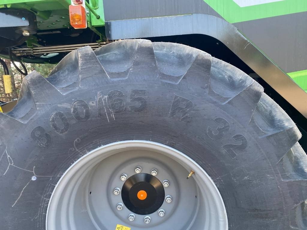 Pemanen gabungan Deutz-fahr Deutz-Fahr 6305 TS: gambar 24 Pemanen gabungan Deutz-fahr Deutz-Fahr 6305 TS: gambar 24