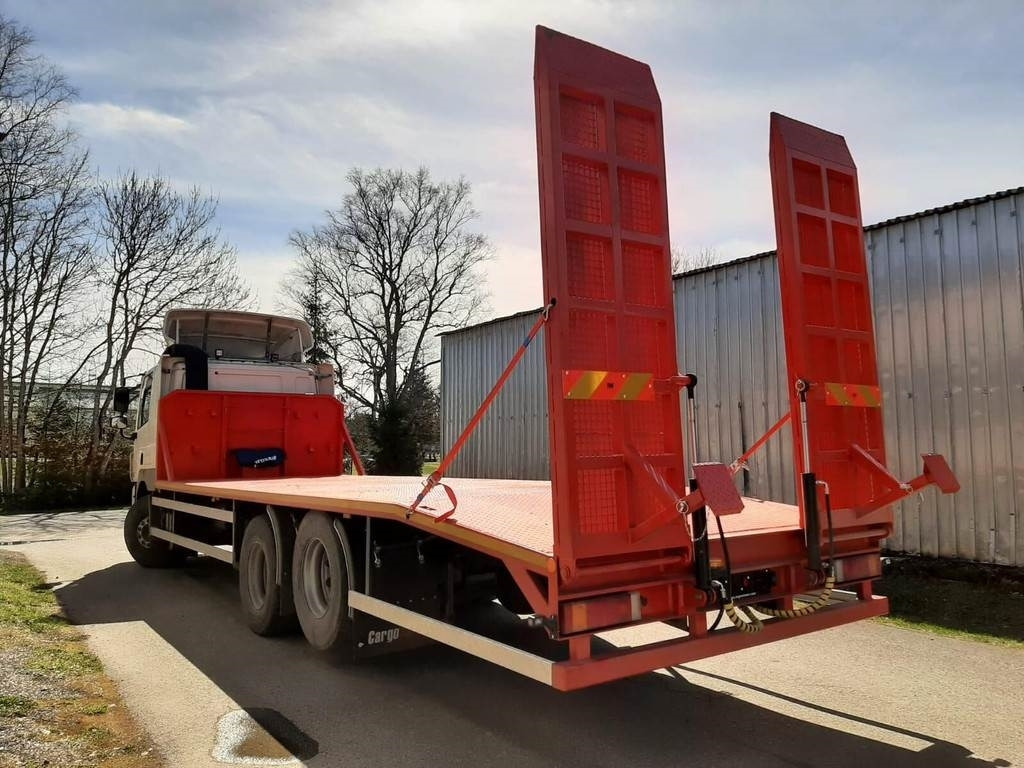 DAF 85.410 6X2 CAR TRANSPORTER - Truk pengangkut mobil: gambar 2 DAF 85.410 6X2 CAR TRANSPORTER - Truk pengangkut mobil: gambar 2