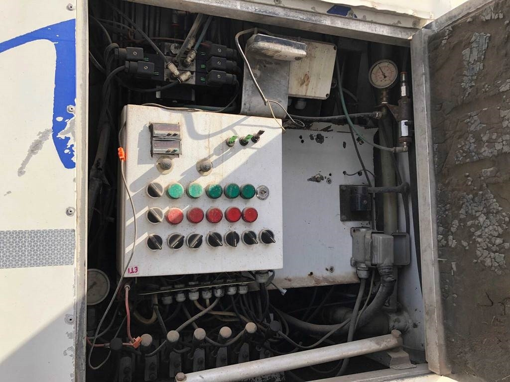 Truk vakum MAN TGA 26.480 6X2-2 BL: gambar 16