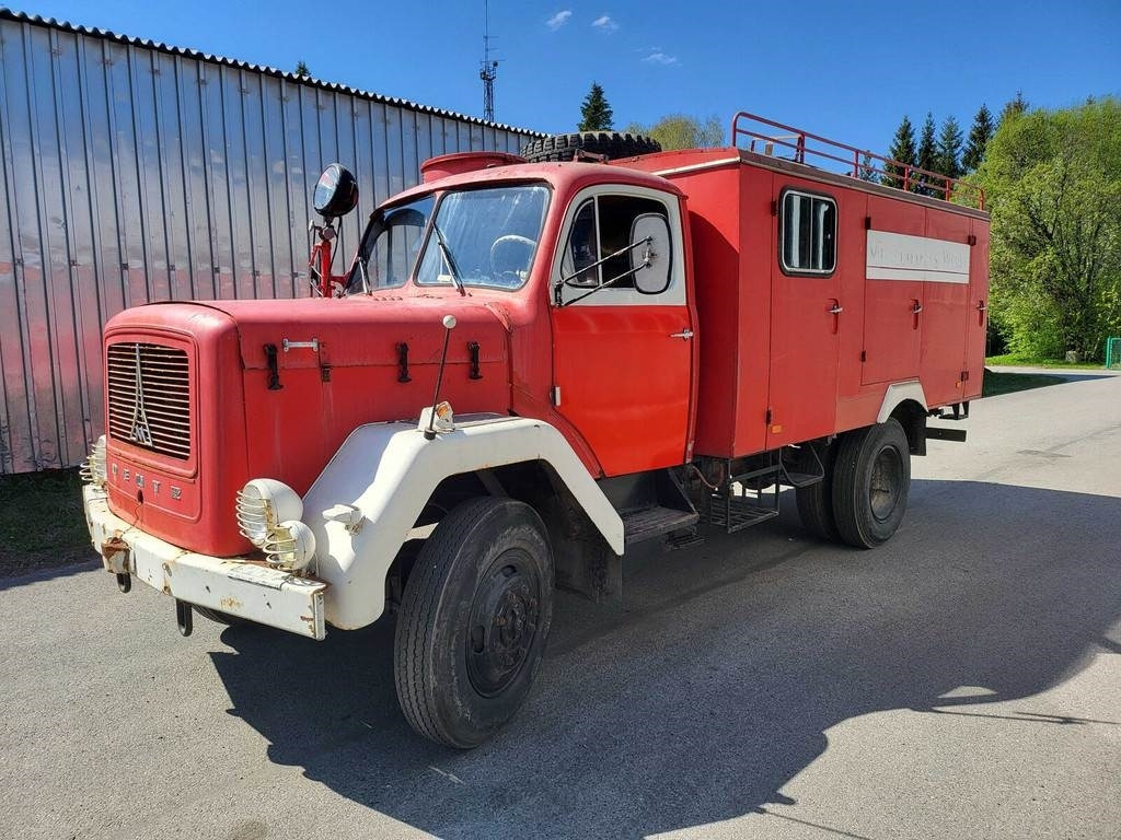 Magirus Deutz 125D 10A 4X4 91kW - Truk pemadam kebakaran: gambar 1 Magirus Deutz 125D 10A 4X4 91kW - Truk pemadam kebakaran: gambar 1