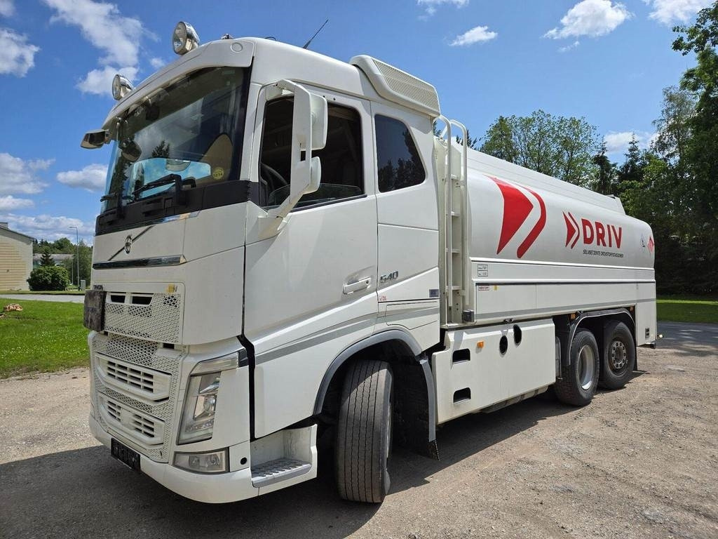 Volvo FH540 6x2 ADR - Truk tangki: gambar 1 Volvo FH540 6x2 ADR - Truk tangki: gambar 1