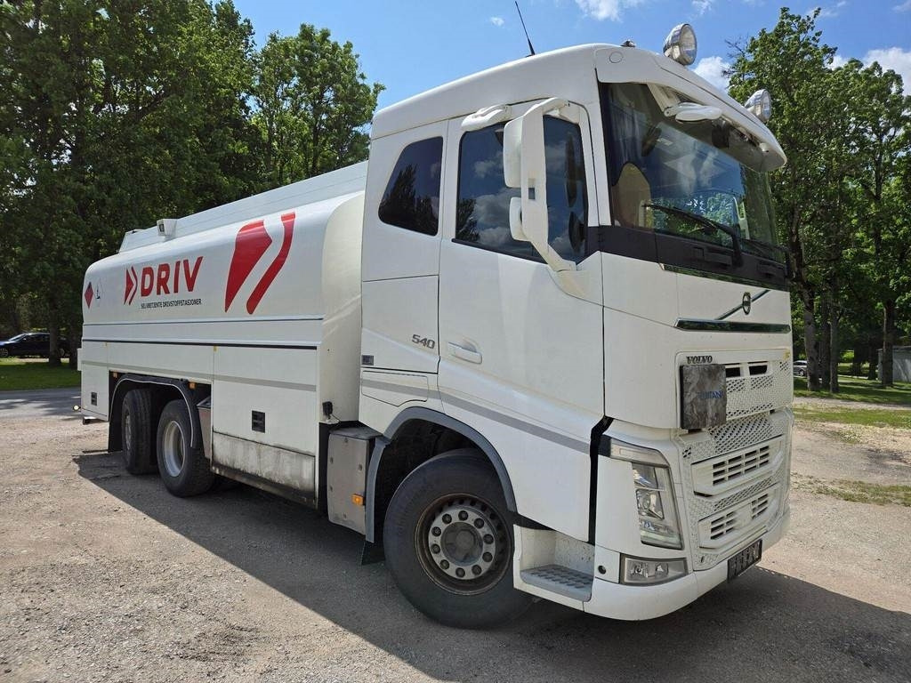 Volvo FH540 6x2 ADR - Truk tangki: gambar 5 Volvo FH540 6x2 ADR - Truk tangki: gambar 5