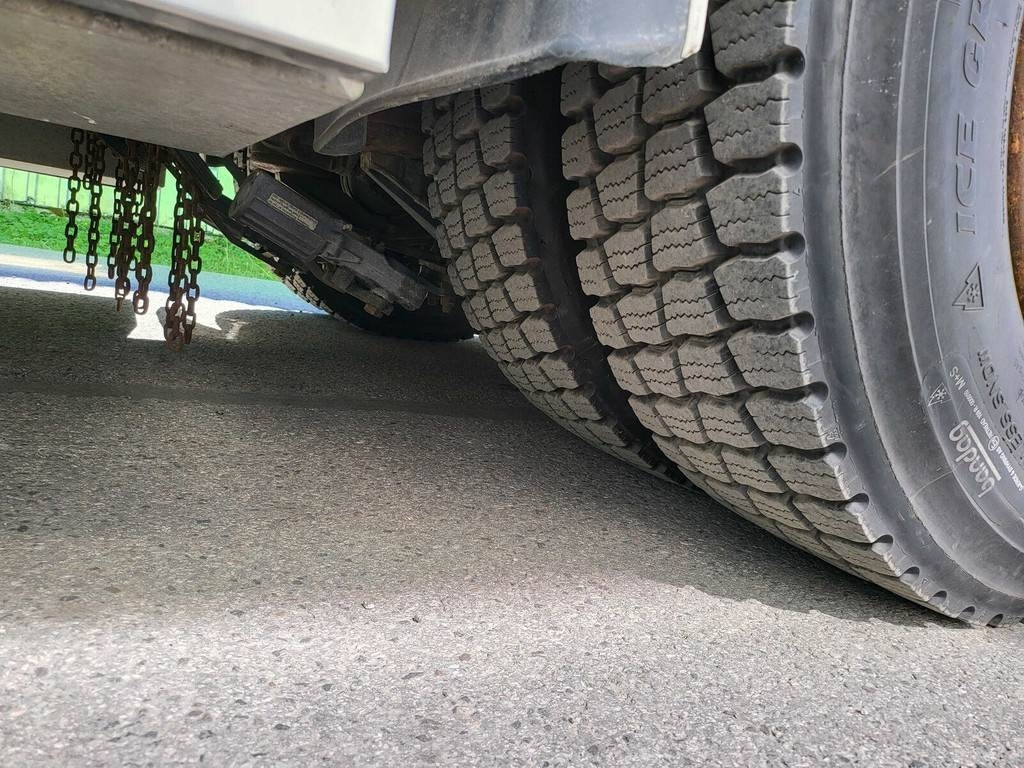 Truk box Volvo FM 420 6X2*4 SIDEOPENING 315kW: gambar 15