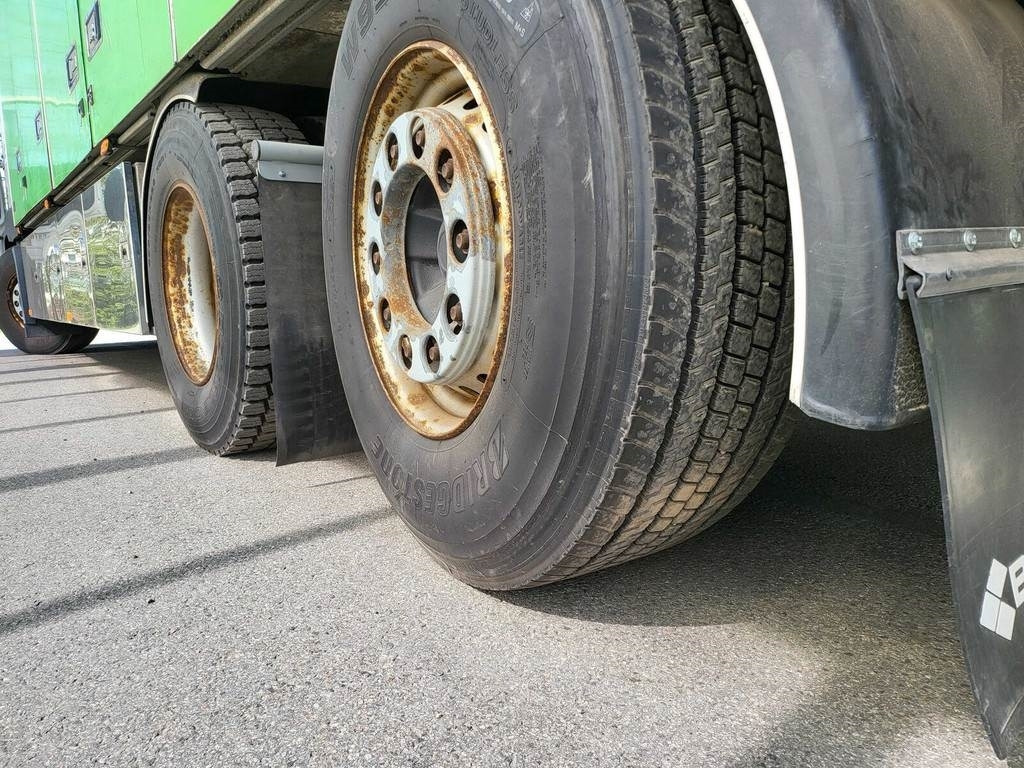 Truk box Volvo FM 420 6X2*4 SIDEOPENING 315kW: gambar 17