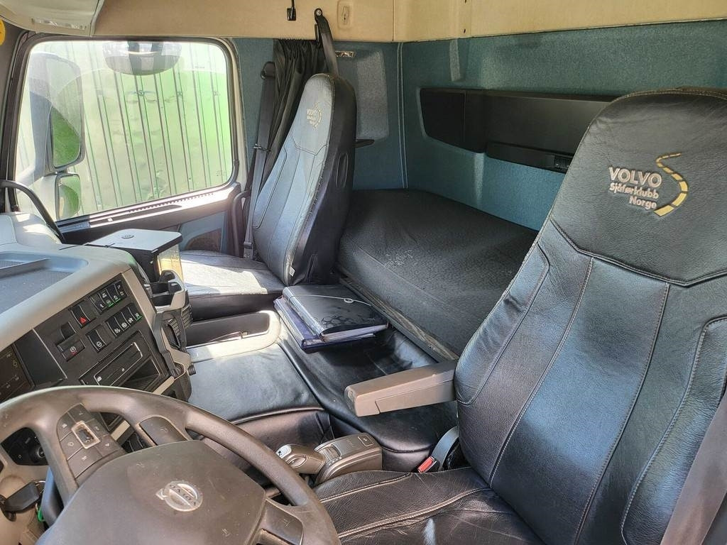 Truk box Volvo FM 420 6X2*4 SIDEOPENING 315kW: gambar 10