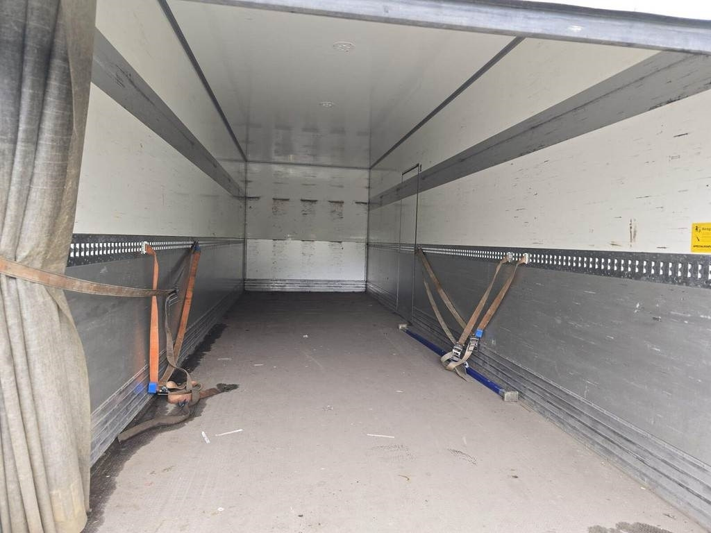 Volvo FM330 4X2 - Truk box: gambar 3 Volvo FM330 4X2 - Truk box: gambar 3