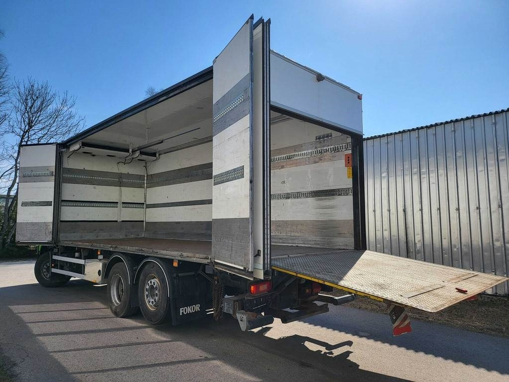 Volvo FM410 6X2 CARRIER SIDEOPENING - Truk berpendingin: gambar 3 Volvo FM410 6X2 CARRIER SIDEOPENING - Truk berpendingin: gambar 3