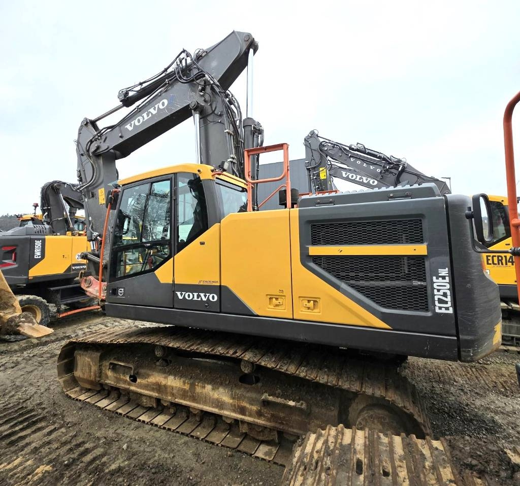 Volvo EC 250 E NL - Ekskavator perayap: gambar 4 Volvo EC 250 E NL - Ekskavator perayap: gambar 4