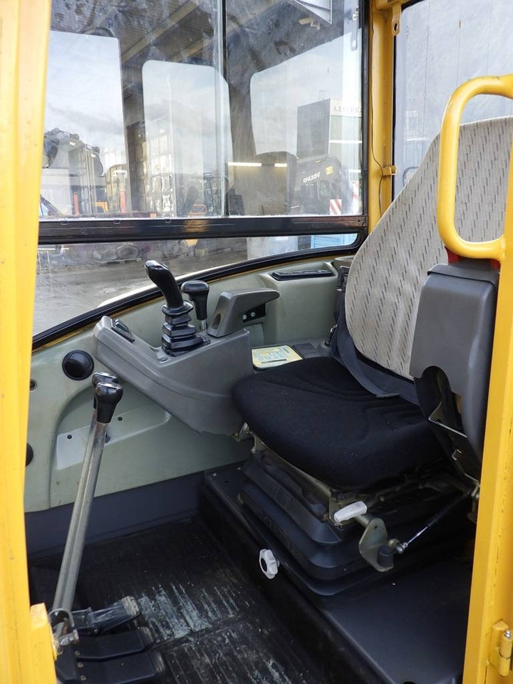 Ekskavator mini Volvo EC 35: gambar 8