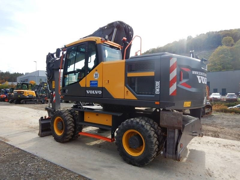 Volvo EW 220 E - Ekskavator roda: gambar 5 Volvo EW 220 E - Ekskavator roda: gambar 5