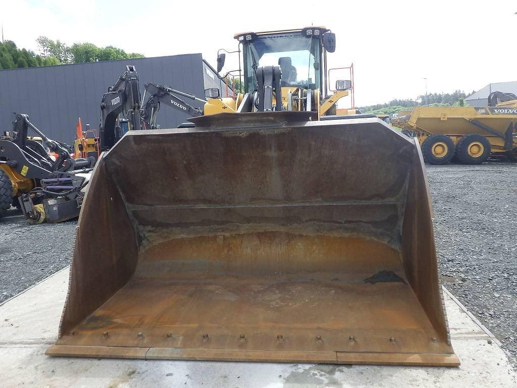 Volvo L 220 H - Wheel loader: gambar 2 Volvo L 220 H - Wheel loader: gambar 2
