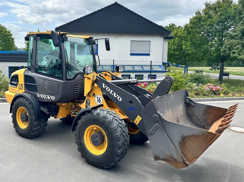 Volvo L 25 Electric - Wheel loader: gambar 2 Volvo L 25 Electric - Wheel loader: gambar 2