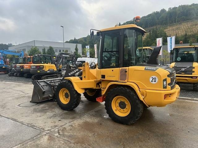 Volvo L 30 G - Wheel loader: gambar 4 Volvo L 30 G - Wheel loader: gambar 4