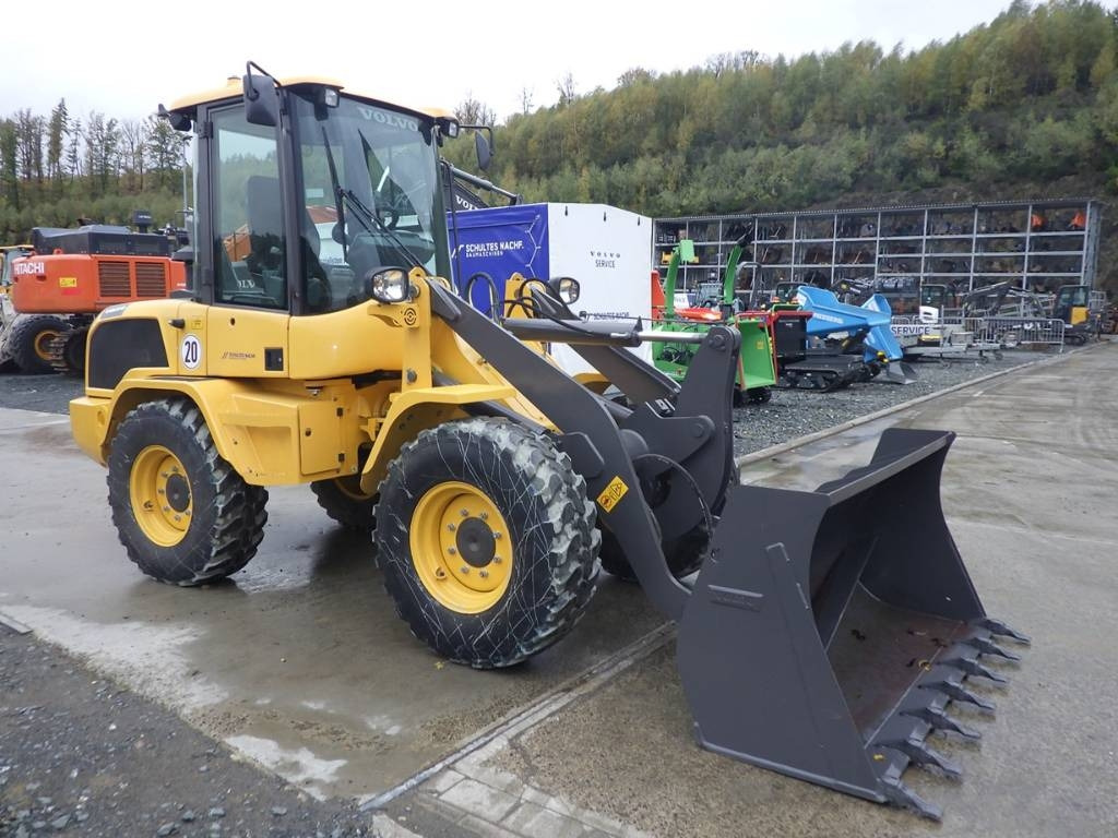 Volvo L 30 G - Wheel loader: gambar 3 Volvo L 30 G - Wheel loader: gambar 3