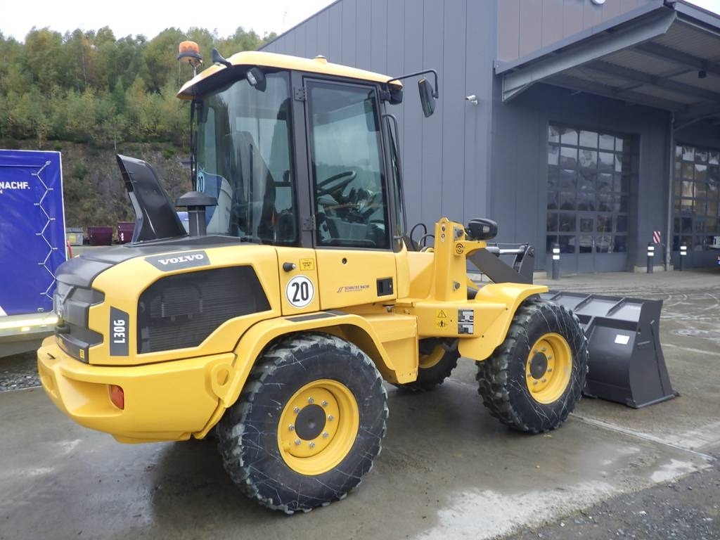 Volvo L 30 G - Wheel loader: gambar 4 Volvo L 30 G - Wheel loader: gambar 4