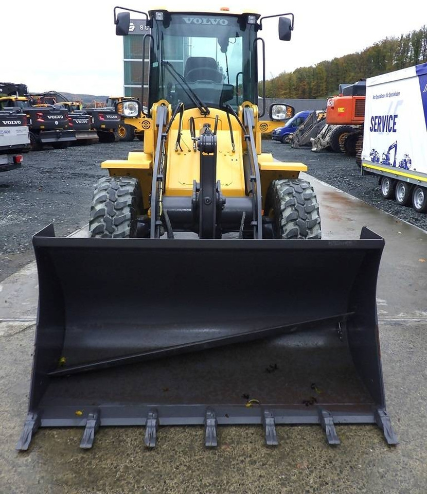 Volvo L 30 G - Wheel loader: gambar 2 Volvo L 30 G - Wheel loader: gambar 2