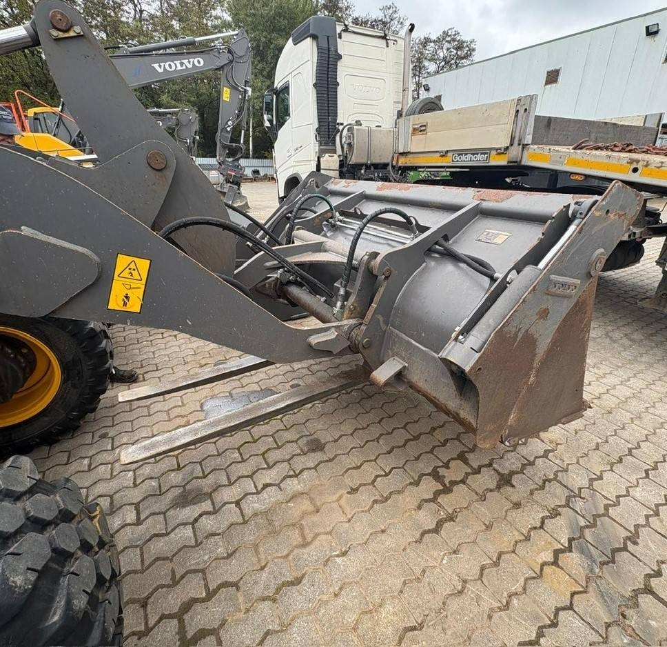 Volvo L 35 G - Wheel loader: gambar 5 Volvo L 35 G - Wheel loader: gambar 5