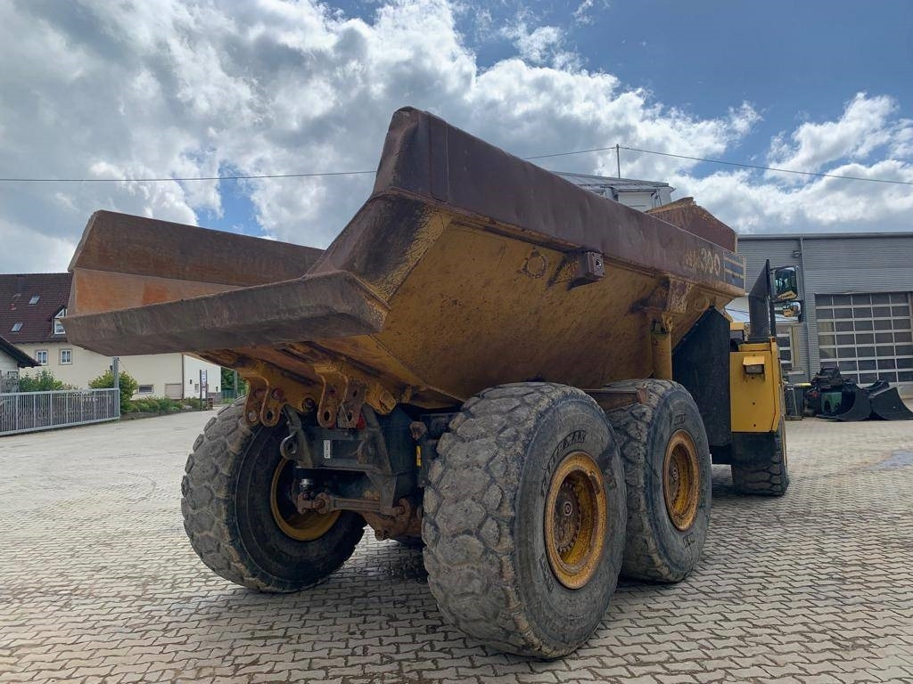 Komatsu HM 300-2 - Tempat sampah artikulasi: gambar 5 Komatsu HM 300-2 - Tempat sampah artikulasi: gambar 5