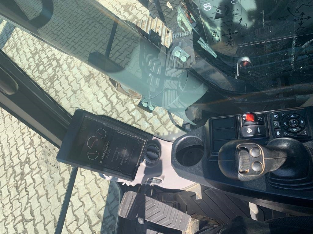 Ekskavator perayap Volvo EC300ENL mit OQ80: gambar 14 Ekskavator perayap Volvo EC300ENL mit OQ80: gambar 14