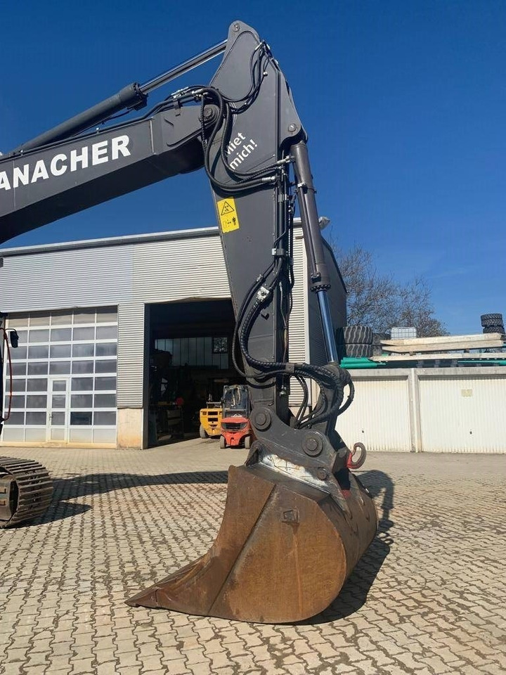 Ekskavator perayap Volvo EC300ENL mit OQ80: gambar 8 Ekskavator perayap Volvo EC300ENL mit OQ80: gambar 8