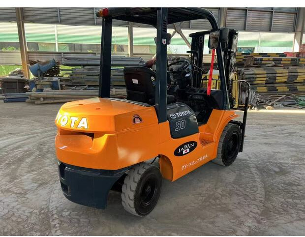 2022 Toyota FD30 - Forklift: gambar 2 2022 Toyota FD30 - Forklift: gambar 2