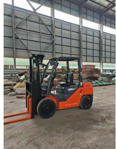 2022 Toyota FD30 - Forklift: gambar 1 2022 Toyota FD30 - Forklift: gambar 1