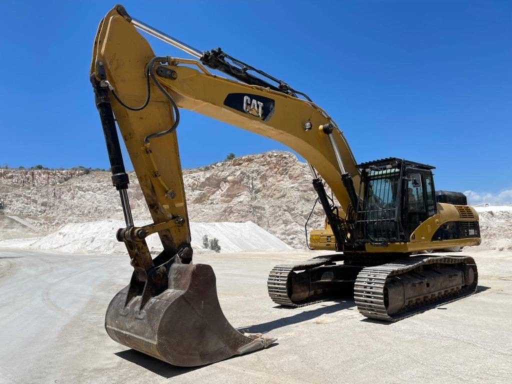 CAT 330 D LN - Ekskavator perayap: gambar 2 CAT 330 D LN - Ekskavator perayap: gambar 2
