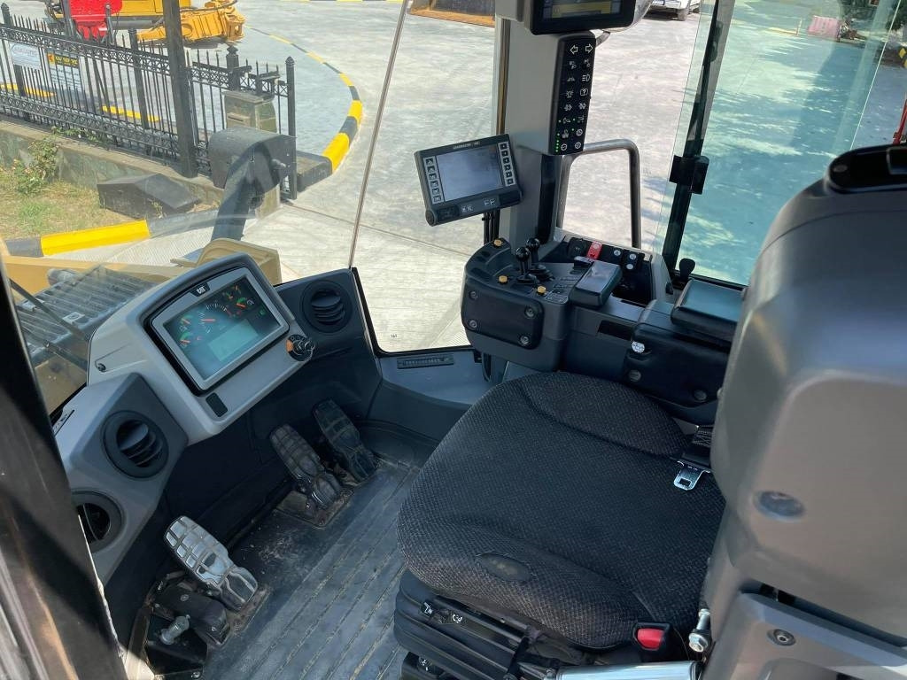 Wheel loader CAT 972M II: gambar 11