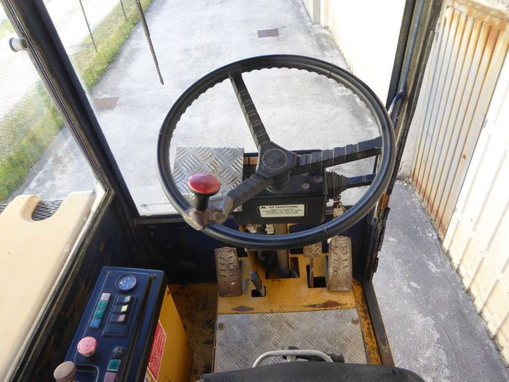 Fiori DB400E - Truk pengaduk beton: gambar 3 Fiori DB400E - Truk pengaduk beton: gambar 3