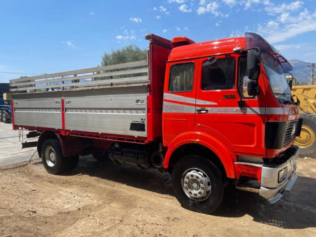 Mercedes-Benz 1638 - Truk flatbed: gambar 3 Mercedes-Benz 1638 - Truk flatbed: gambar 3