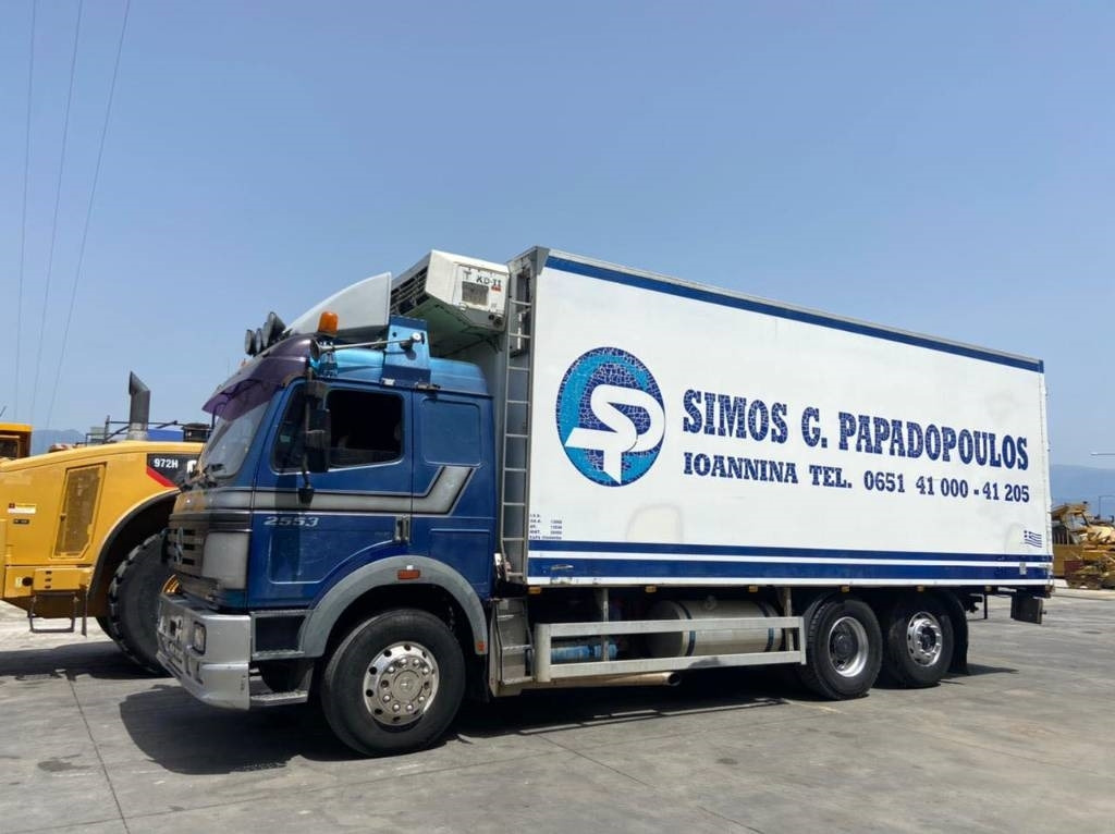 Mercedes-Benz 2553L - Truk berpendingin: gambar 4 Mercedes-Benz 2553L - Truk berpendingin: gambar 4