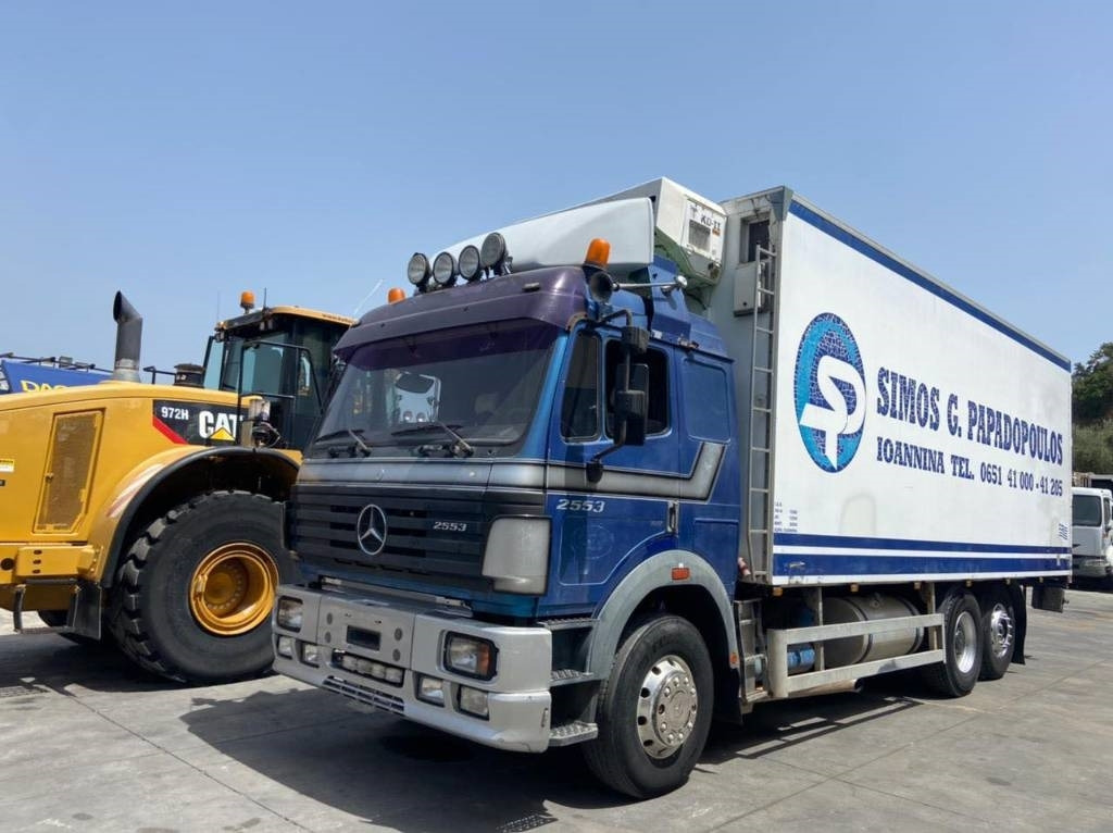 Mercedes-Benz 2553L - Truk berpendingin: gambar 1 Mercedes-Benz 2553L - Truk berpendingin: gambar 1