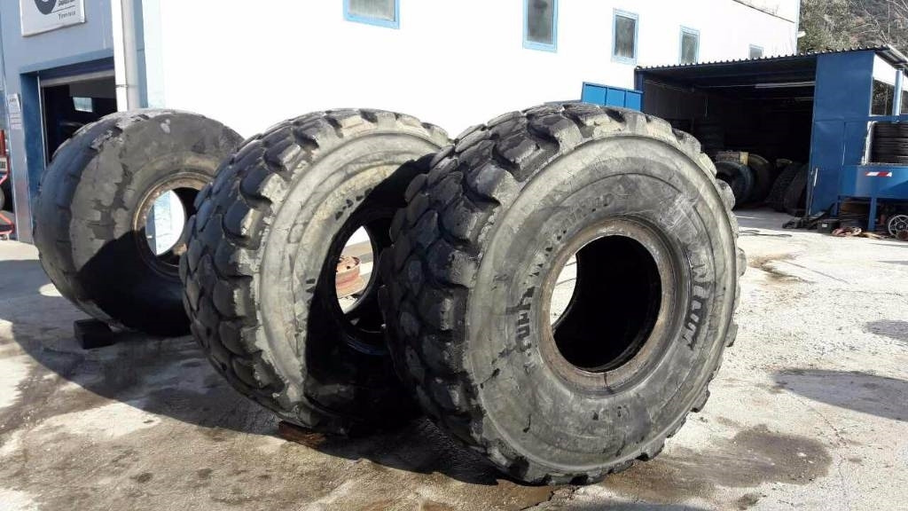 Ban Michelin 29,5R25 X-SUPER TERRAIN /AD: gambar 12