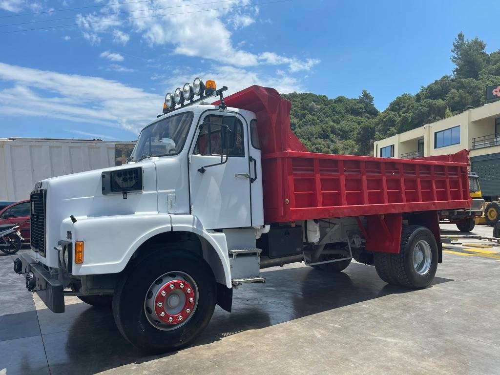 Volvo N10 ST - Truk jungkit: gambar 5 Volvo N10 ST - Truk jungkit: gambar 5