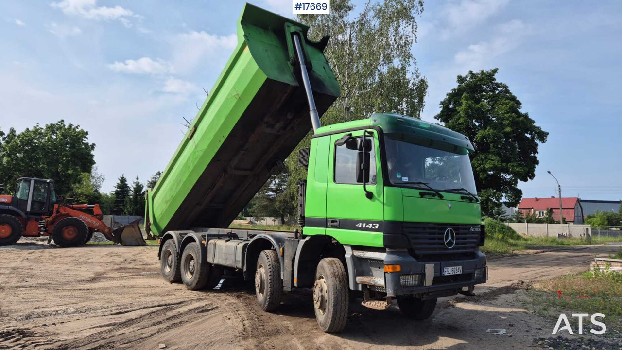 2002 Mercedes-Benz Actros 4143 8x8 - Truk jungkit: gambar 2 2002 Mercedes-Benz Actros 4143 8x8 - Truk jungkit: gambar 2