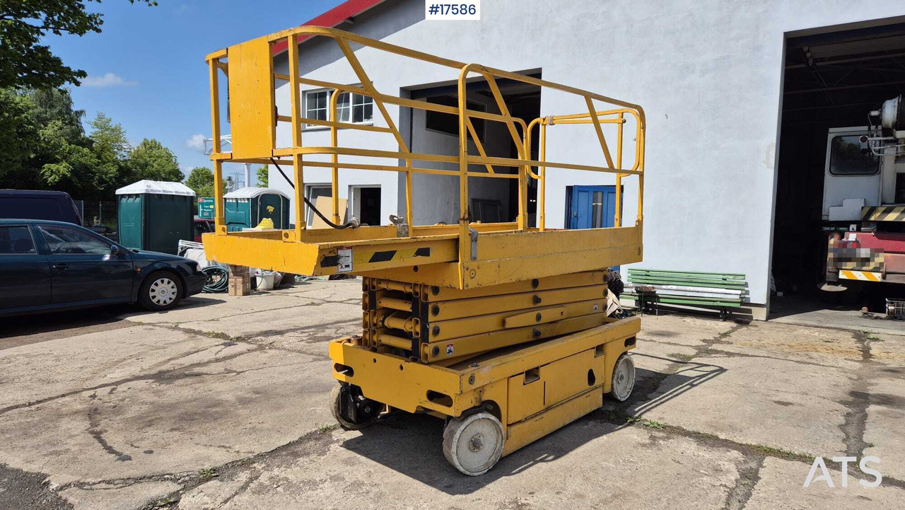 2007 Haulotte Compact 12 - Scissor lifts: gambar 2 2007 Haulotte Compact 12 - Scissor lifts: gambar 2