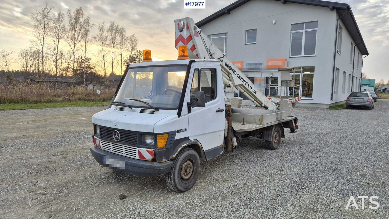 BRONTO SKYLIFT basket lift on Mercedes-Benz 308D chassis (1992) - Platform udara yang dipasang di truk: gambar 1 BRONTO SKYLIFT basket lift on Mercedes-Benz 308D chassis (1992) - Platform udara yang dipasang di truk: gambar 1