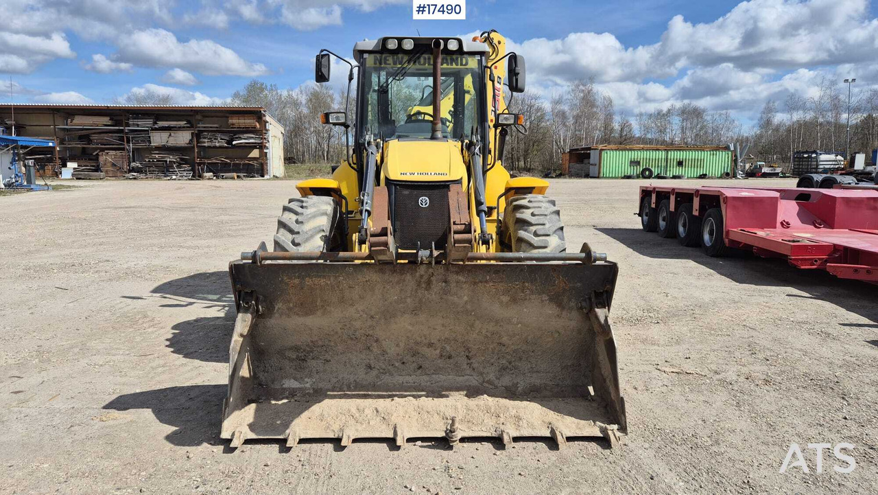 Backhoe Loader NEW HOLLAND B115C (2015) - Backhoe loader: gambar 2 Backhoe Loader NEW HOLLAND B115C (2015) - Backhoe loader: gambar 2