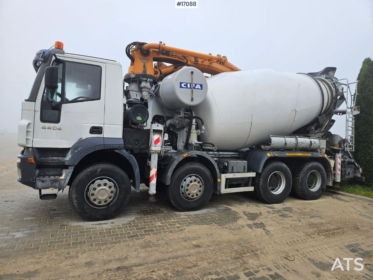 Concrete pump CIFA Magnum MK 28,4 IVECO 8x4 (2006) - Truk pompa beton: gambar 1 Concrete pump CIFA Magnum MK 28,4 IVECO 8x4 (2006) - Truk pompa beton: gambar 1