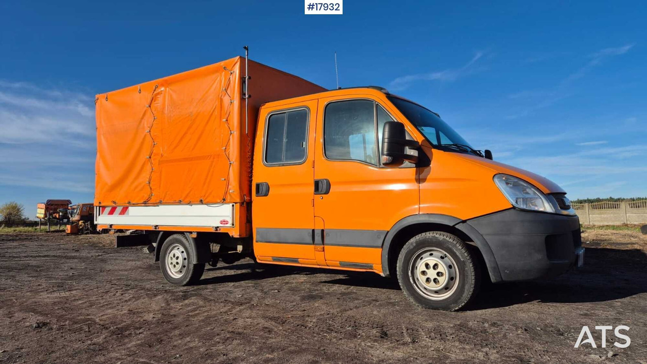 IVECO 35S14D double cab with box body (2011) - Van dengan terpal samping, Van kombi: gambar 3 IVECO 35S14D double cab with box body (2011) - Van dengan terpal samping, Van kombi: gambar 3