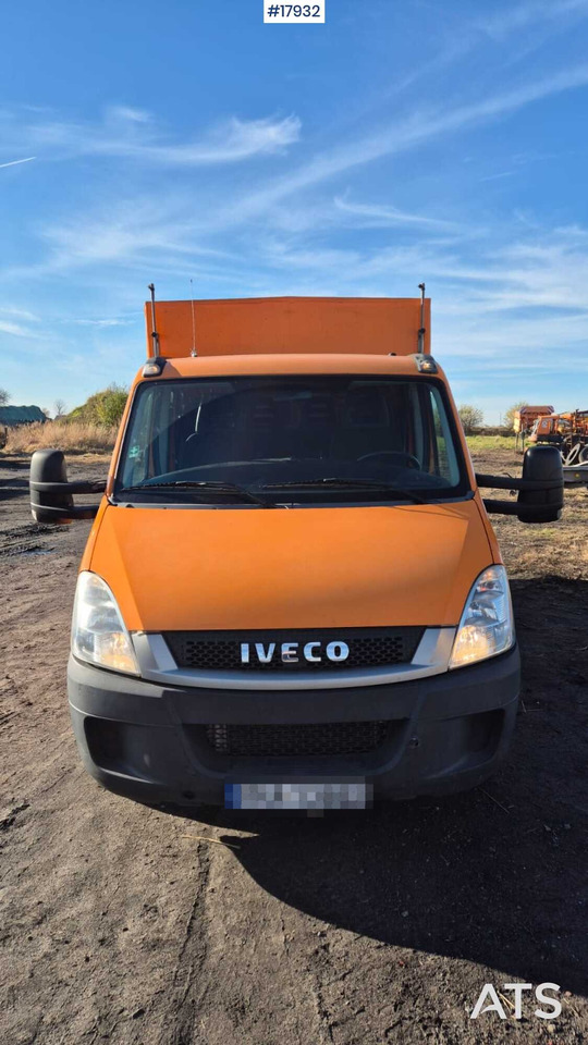 IVECO 35S14D double cab with box body (2011) - Van dengan terpal samping, Van kombi: gambar 4 IVECO 35S14D double cab with box body (2011) - Van dengan terpal samping, Van kombi: gambar 4