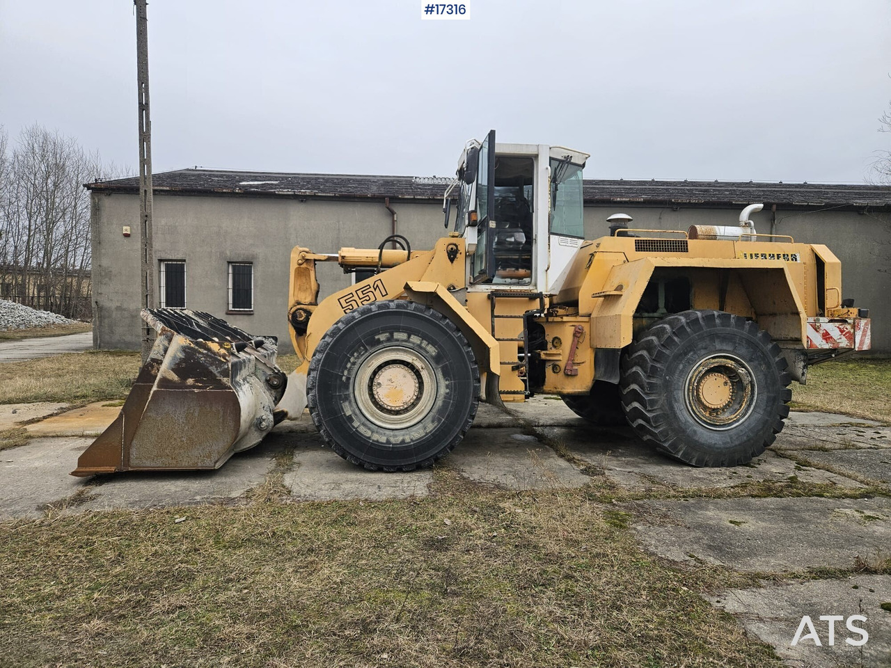 LIEBHERR L551 wheel loader (1995) - Wheel loader: gambar 4 LIEBHERR L551 wheel loader (1995) - Wheel loader: gambar 4