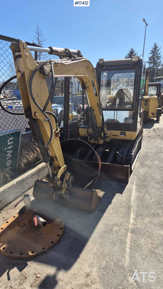 Mini excavator CATERPILLAR 302.5 (2004) two buckets, quick couplers. - Ekskavator mini: gambar 4 Mini excavator CATERPILLAR 302.5 (2004) two buckets, quick couplers. - Ekskavator mini: gambar 4