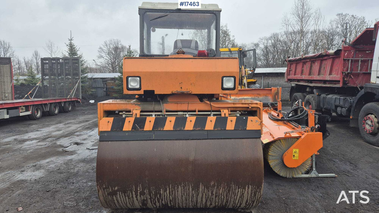 Tandem vibratory roller STAVOSTROJ VSH 102 (1997) - Roller jalan: gambar 2 Tandem vibratory roller STAVOSTROJ VSH 102 (1997) - Roller jalan: gambar 2
