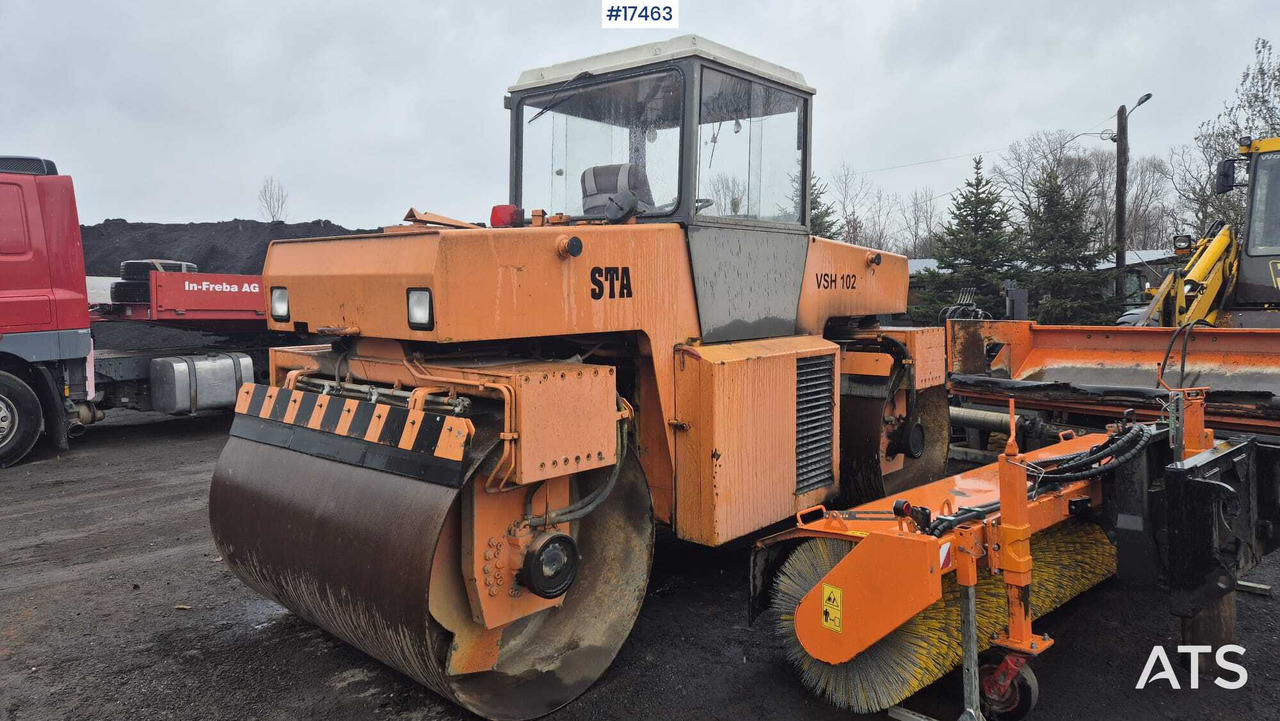 Tandem vibratory roller STAVOSTROJ VSH 102 (1997) - Roller jalan: gambar 4 Tandem vibratory roller STAVOSTROJ VSH 102 (1997) - Roller jalan: gambar 4
