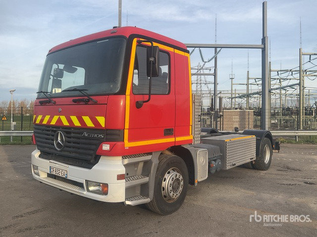 1999 Mercedes-Benz Actros 1835 4x2 Cab and Chassis - Truk sasis: gambar 2 1999 Mercedes-Benz Actros 1835 4x2 Cab and Chassis - Truk sasis: gambar 2