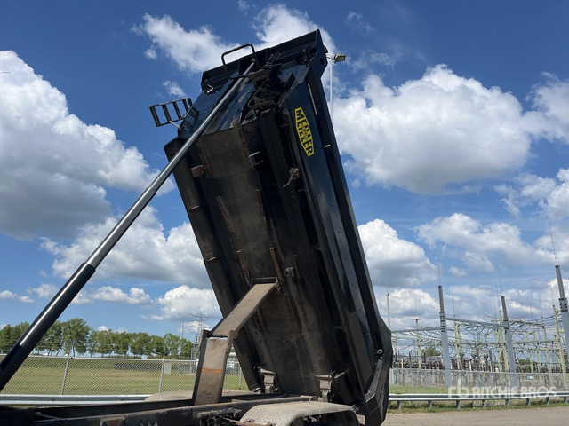 2006 MAN TGA41.430 8x8 Twin-Steer Sleeper Tri/A Dump Truck - Truk jungkit: gambar 3 2006 MAN TGA41.430 8x8 Twin-Steer Sleeper Tri/A Dump Truck - Truk jungkit: gambar 3